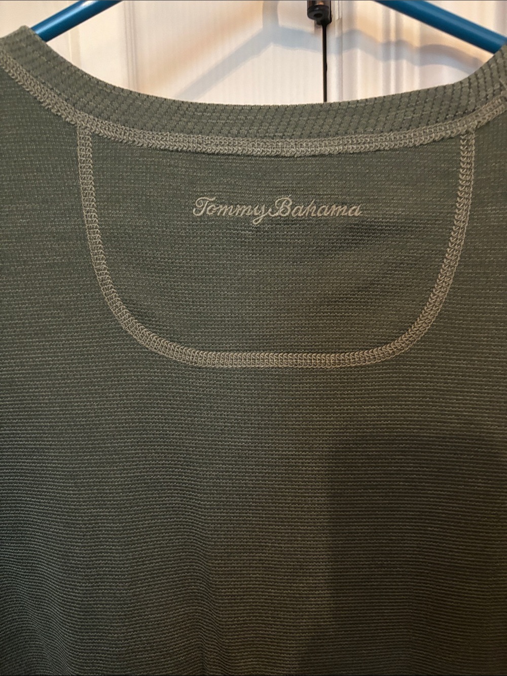 Tommy Bahama REVERSIBLE Olive Green Short-Sleeve Crewneck Shirt. - Picture 3 of 5